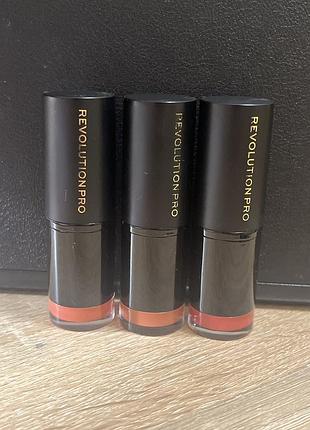 250грн за три помади revolution pro