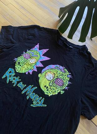 Футболка унісекс з мультяшним малюнком rick and morty primark чорного кольору з яскравим принтом