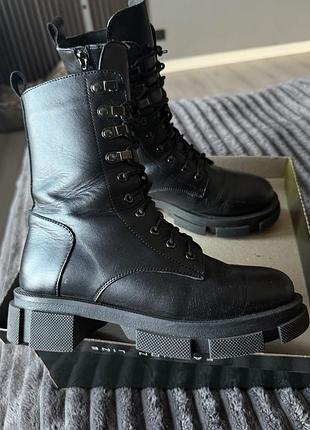 Шкіряні ботинки