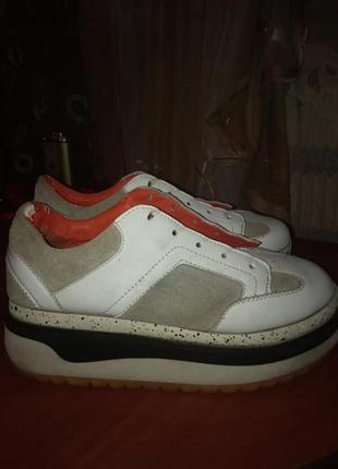 Кроссовки на платформе