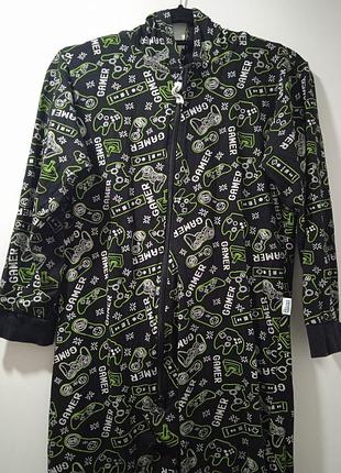 Комбинезон-кигуруми пижама с принтом в виде игровых контроллеров и надписью gamer