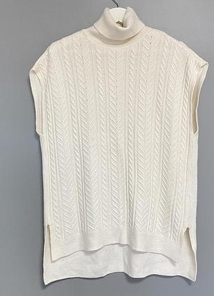 Мягенька вʼязана безрукавка жилетка з високою горловиною