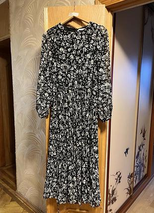 Неймовірна сукня від reseved