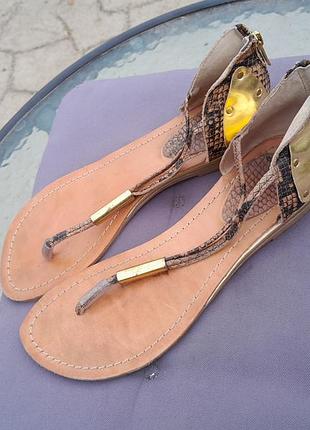 Женские босоножки