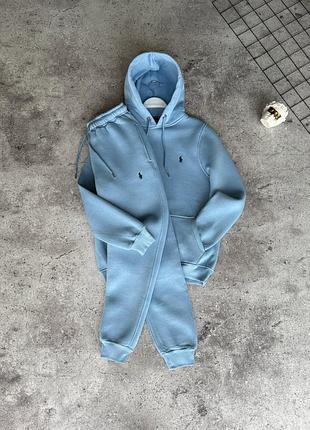 Спортивный брендовый костюм
