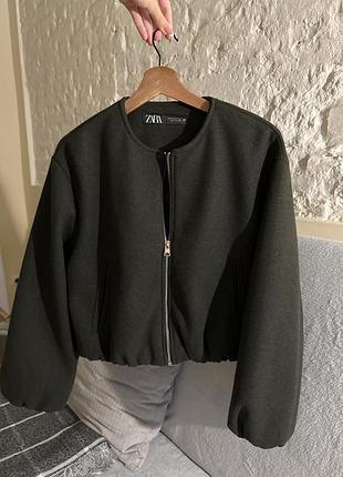 Бомбер-пальто