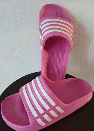 Шлепанцы, сланцы женские.