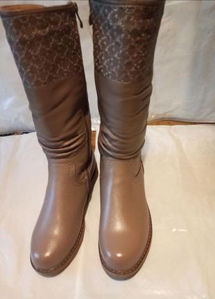 Жіночі зимові черевики