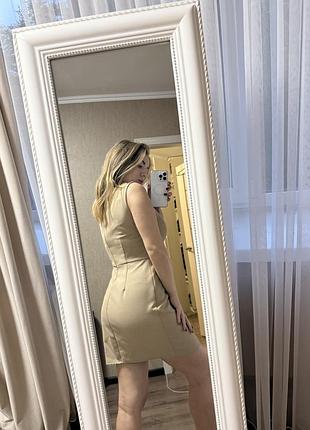 Сукня бежевого кольору 5