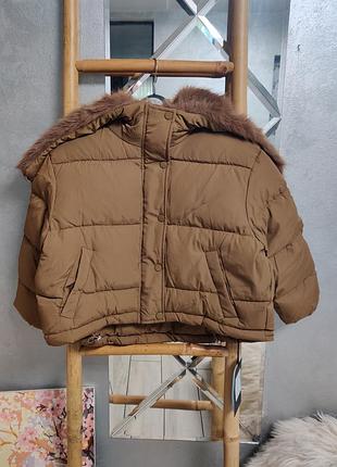 Зимова куртка на дівчинку