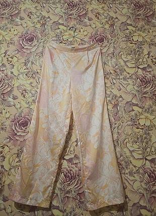 Шелковые розовые брюки палаццо с узорами