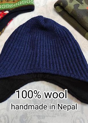 Шерстяная шапка с ушками - на взрослую голову