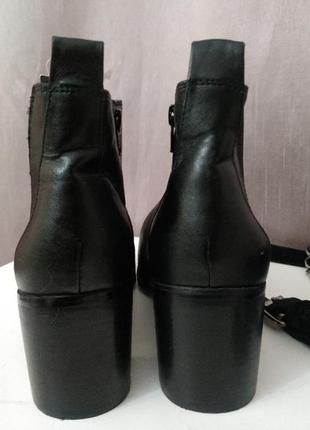 Чорні жіночі черевики челсі4 фото