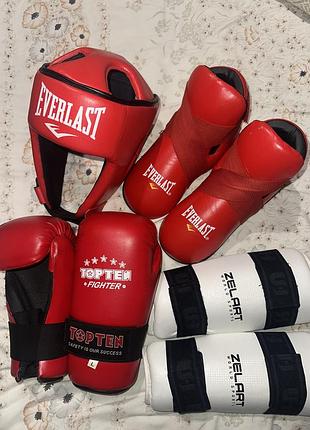 Тхеквандо (шлем, перчатки, футы, защита)