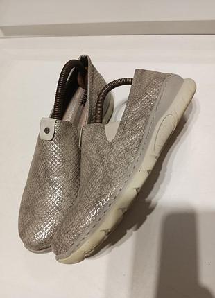 Качественные стильные мокасины от немецкого бренда