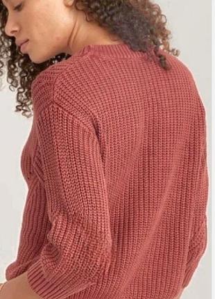 Женский вязаный свитер