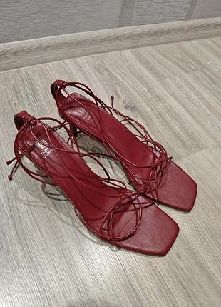 Босоножки женские р.43