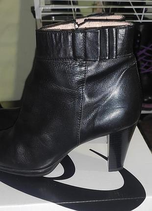 Кожаные ботинки
