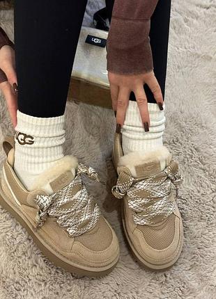 Жіночі уггі ugg lowmel beige з хутром овчина угг угі уги угги на високій платформі бежеві снікерси