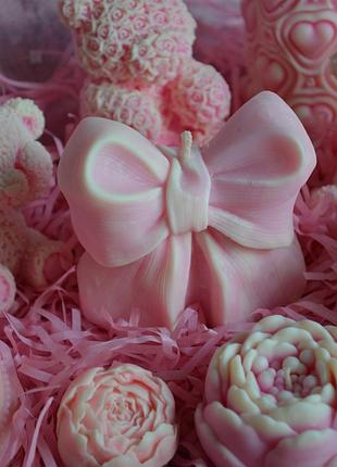 Эксклюзивная свеча ручной работы из соевого воска бантик подарок для девушки, день валентина, день матери, день рождения, декор для дома