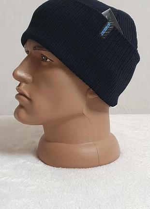 Демисезонная шапка shado