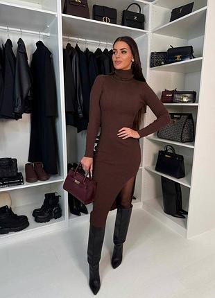 Сукня міді з розрізом