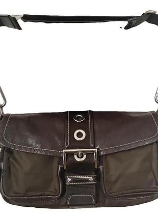 Нейлонова сумка prada через плече.