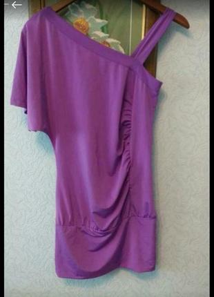 Коктейльное ассиметричное платье, ярко- сиреневое с драпировкой