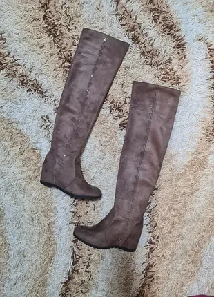 Замшевые сапоги,ботфорты на танкетке