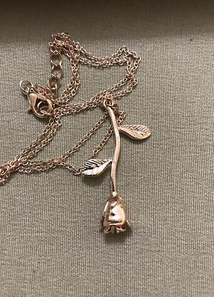 Ланцюжок з підвіскою трояндою