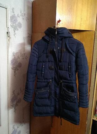 Женская тёплая куртка olanmear размер m-l в хорошем состоянии