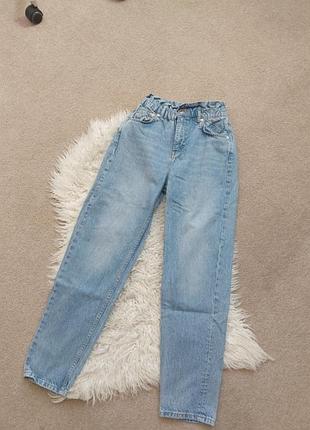 Женские джинсы