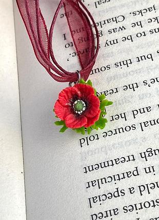 Кулон із квітами червоного маку
