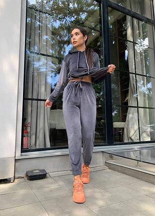 Костюм женский