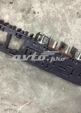 Блок запобіжників audi volkswagen passat golf seat skoda 8l0941822a