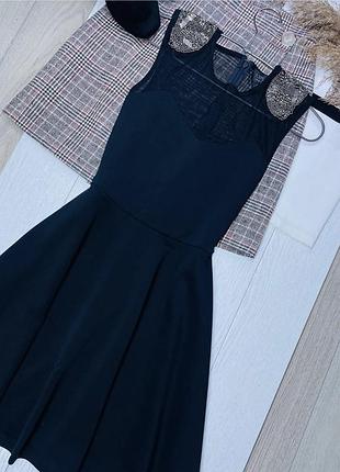 Вечірня сукня xs приталена сукня кльош святкова сукня з вишивкою бісером плаття