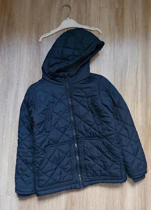 Курточка демисезон на синтепоне!! 7 лет..