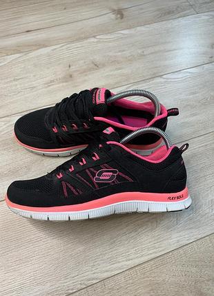 Кросівки жіночі skechers new world