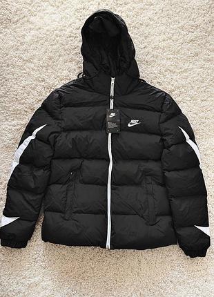 👕пуховик nike чорний з білими вставками