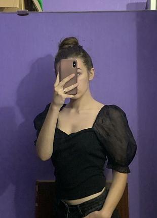 Вишуканий топ з пишними рукавами чорного кольору