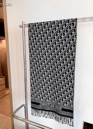 Теплый шарф палантин платок  диор