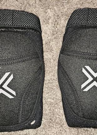 Захистр колін fuse alpha elbow pad kids