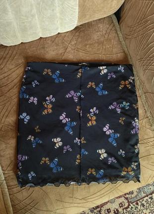 Черная юбка в принт