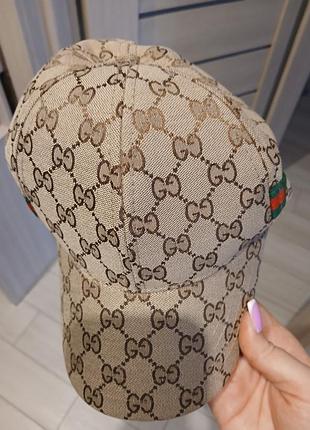 Кепка жіноча стильна