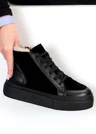 Зручні зимові черевики в спортивному стилі на шнурках високі кеди