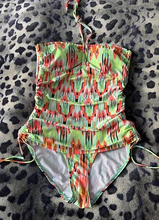 Закритий купальник