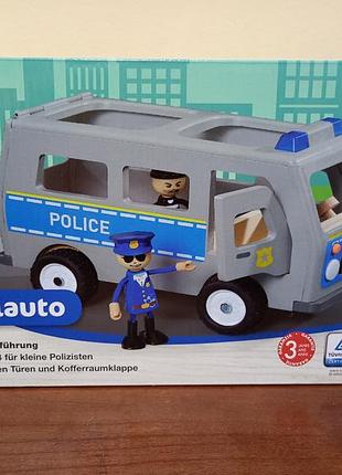 Полицейский автомобиль