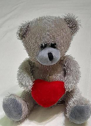 Мягкая игрушка - мишка с сердцем - 25 см