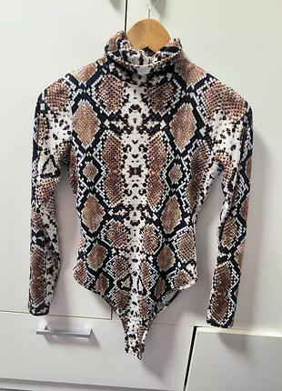 Боди с горлом с