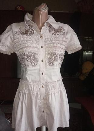 Красивая блузка.